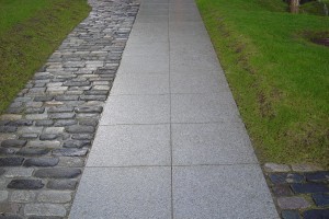 Antique Granite Cobblestone with Granite paving (10)